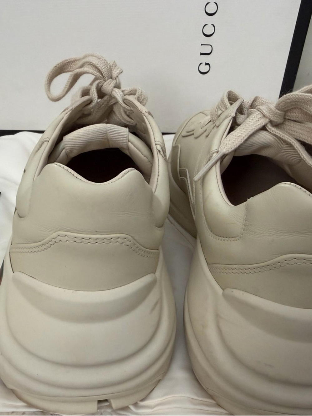 Gucci Beige Laces and Branded Dust Bag Accessories - Picture 4 of 8